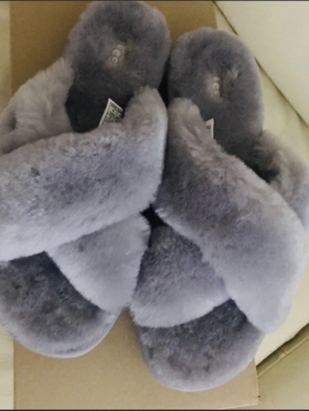 UGG Fuzzie Lamb Slides in Light Gray - Size 9 - Picture 4 of 6
